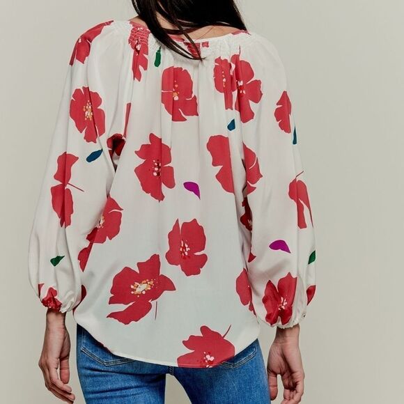 Tucker The Classic Blouse Blush Poppies in Silk de Crepe de Chine Floral - Picture 3 of 3